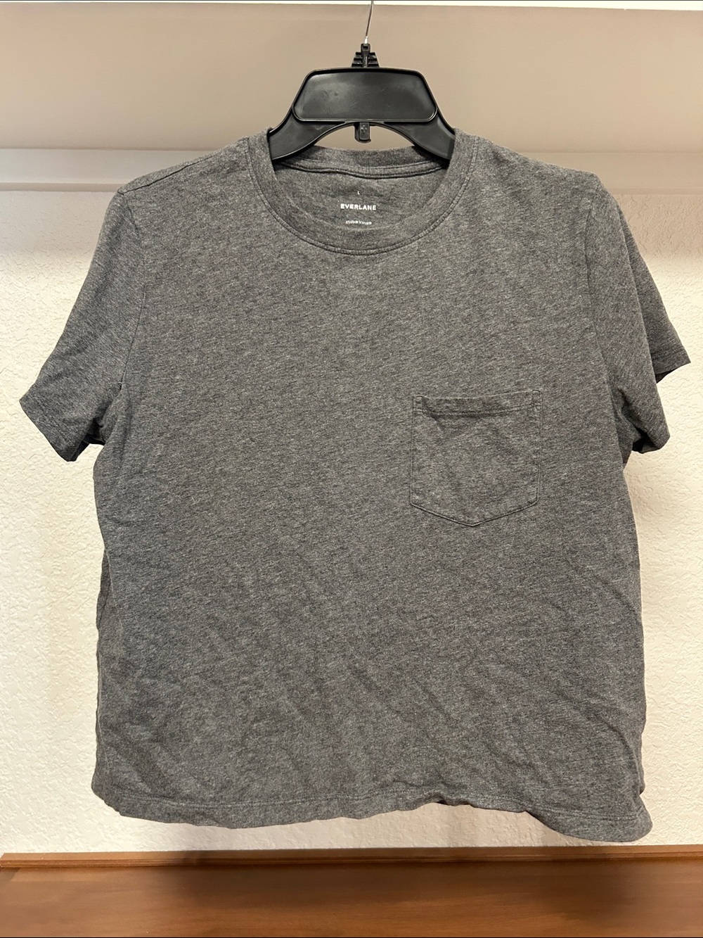 EVERLANE women’s Short Sleeve Pocket T-Shirt — Heather Gray